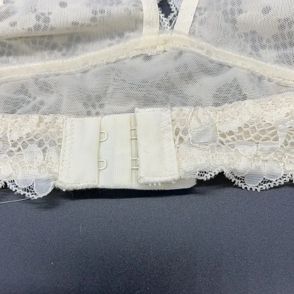 Free People Intimitely Bralette Sz Med NWT Beautiful Lacey - Picture 6 of 11